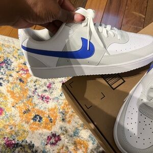 Brand new Nike sneakers size 11